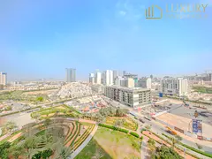 Marina Skyline Views | Spacious | Bright Unit