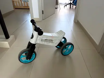 Funny Wheels – convertible toddler bike (2 or 3 wheels)