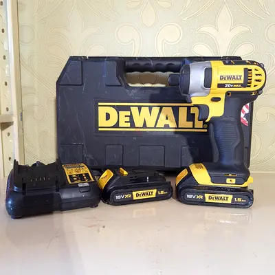 DeWalt DCF885 Cordless Impact Driver Normal