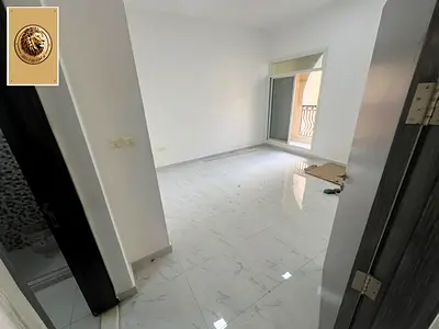 شقة واسعة جدًا في الجرف 2  غرفه وصالة مع 2 حمام وبلكونة مقابل مدرسة الأقصى
