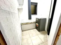 LARGE SIZE | QUEEN BED PARTITION ROOM | LESS CROWDED | CLOSE TO METRO