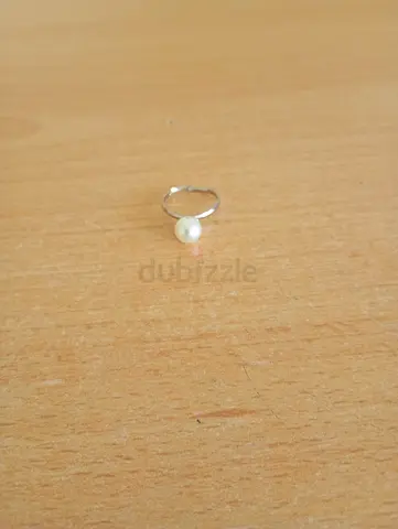Simple Pearl Ring
