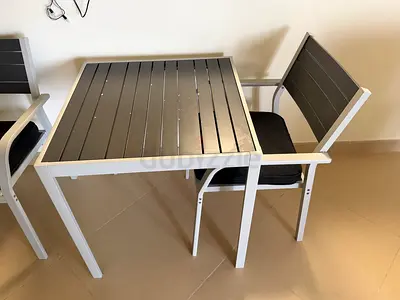 Pristine condition Patio Table with 2 seats