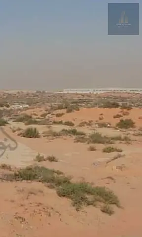 للبيع ارض صناعيه في العرقوب الصناعي/ الشارقه