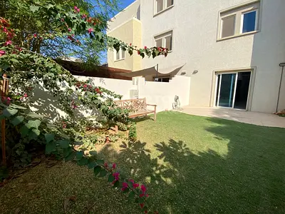 Vacant I Single Row | Private Garden I Spacious