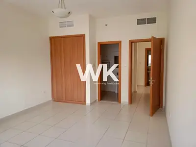 Spacious Studio / Swimming Pool View / vacant