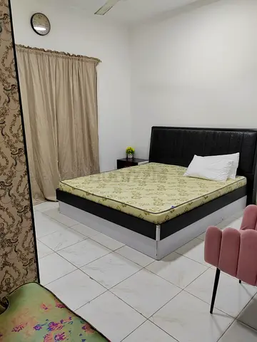 Furnished Family Room (Muslim Couples)
Master Bedroom with attached washroom