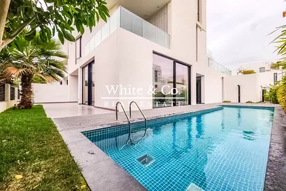 Lagoon Facing | Single Row | Vacant Now