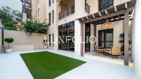 Luxurious 2 Bed Garden Apartment in Old Town Dubai
