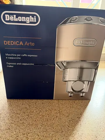 Im selling my DeLonghi Dedica Arte espresso  cappuccino machine (boxed)