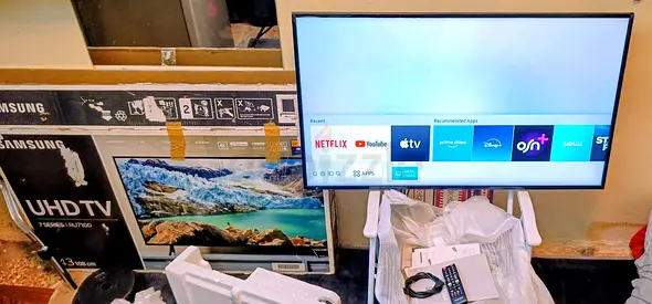 Samsung UHD Smart LED TV 43 — working, comes with original box and remote