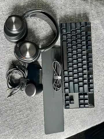 APEX PRO TKL keyboard + Over-ear NOVA PRO Headphones  Accessories (bundle)