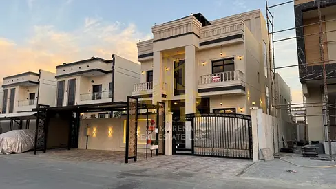 A villa with all electricity, water and air conditioning fees included, on the main street, ready to move in, in the most prestigious areas of Ajman.