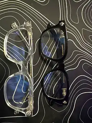 2-in-1 deal 🖤🤍 Black  transparent frame at the best price and 2 in a price of 1.