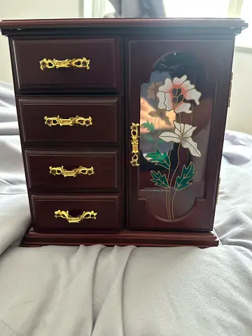 Wooden jewelry box with stained-glass front and 4 drawers