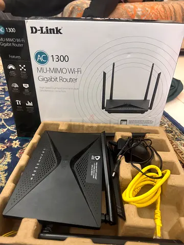 D-Link AC1300 MU-MIMO Gigabit Wi-Fi Router (AC1300) - Works Well