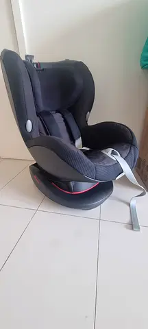 Maxi-Cosi kid car seat