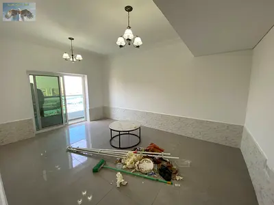 شقة غرفة وصالة بموقع مميز جداً في منطقة الجرف 2، بجوار مدرسة وودلم الأمريكية مباشرة، ومقابل مركز الدلتا، وهي من أكثر المناطق الحيوية والمطلوبة في عجما