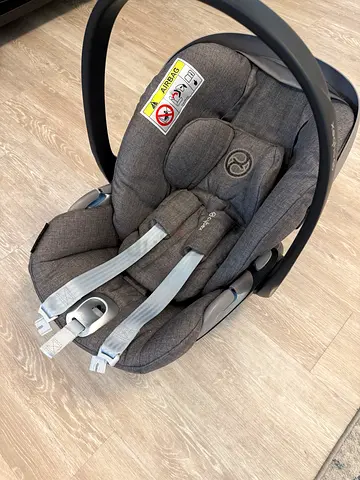 Cybex Cloud Z i-Size infant car seat