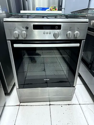 Siemens 4 burner gas cooker same like a new condition