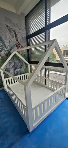 White house-style children bed in good condition.
