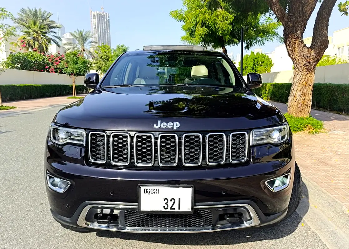 Jeep Grand Cherokee 2020 — photo 1 of 5