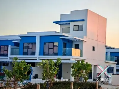 5BR Corner Townhouse | Huge Plot | Brand New