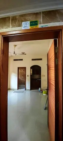 استوديو مميز بموقع هادئ وخدمي، مناسب للسكن المريح وقريب من جميع الخدمات الأساسية _ علي مخرج طريق محمد بن ذايد مباشره