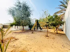 Spacious villa 5bedroom all master and wardrobe and 6 washroom only family barashi Sharjah