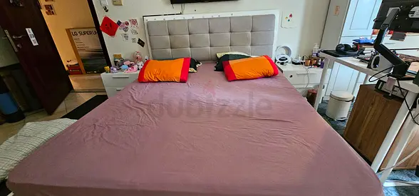 King size bed without side tables