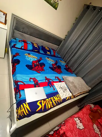 King size bed