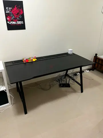 IKEA UTESPELARE Gaming Desk 160x80 – Excellent Condition