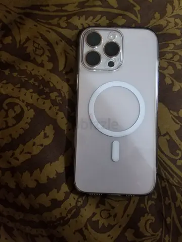 Apple iPhone Pro with MagSafe clear case