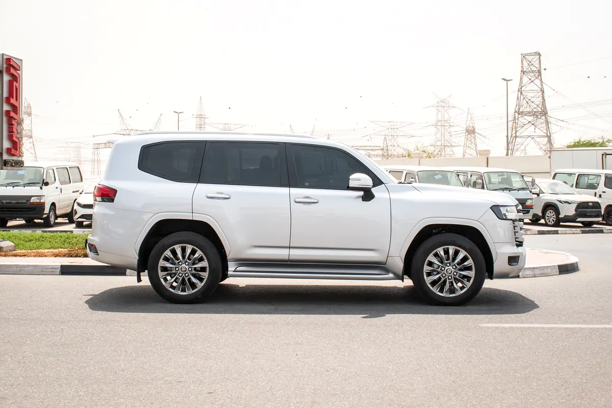 تويوتا لاند كروزر 2023 سعة 4.0 لتر طراز GXR بنزين أوتوماتيكي دفع رباعيext3 toyota-land-cruiser-2023-4-0l-gxr-petrol-auto-awd-472084201625374723