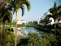 Luxury Living 5 BR | Corner Unit | Private Pool
