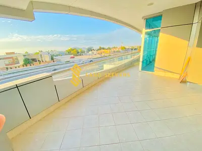 4BHK With Stunning Layout ! Prime Location !