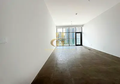 Stunning Massive 2bhk with Fitted Kitchen | Maintenance Free