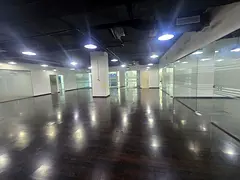 Fitted corner office with 15 parking