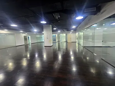 Fitted corner office with 15 parking