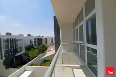 2br | Middle | Closed Kitchen | Spacious Layout