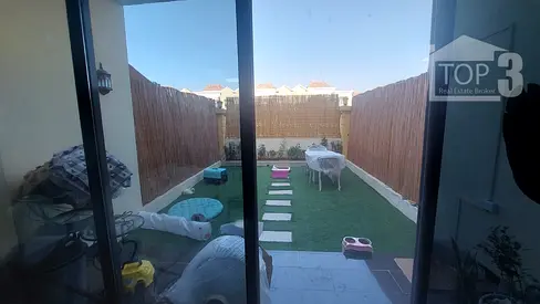 Unfurnished 2 Bedroom With Ample Garden.