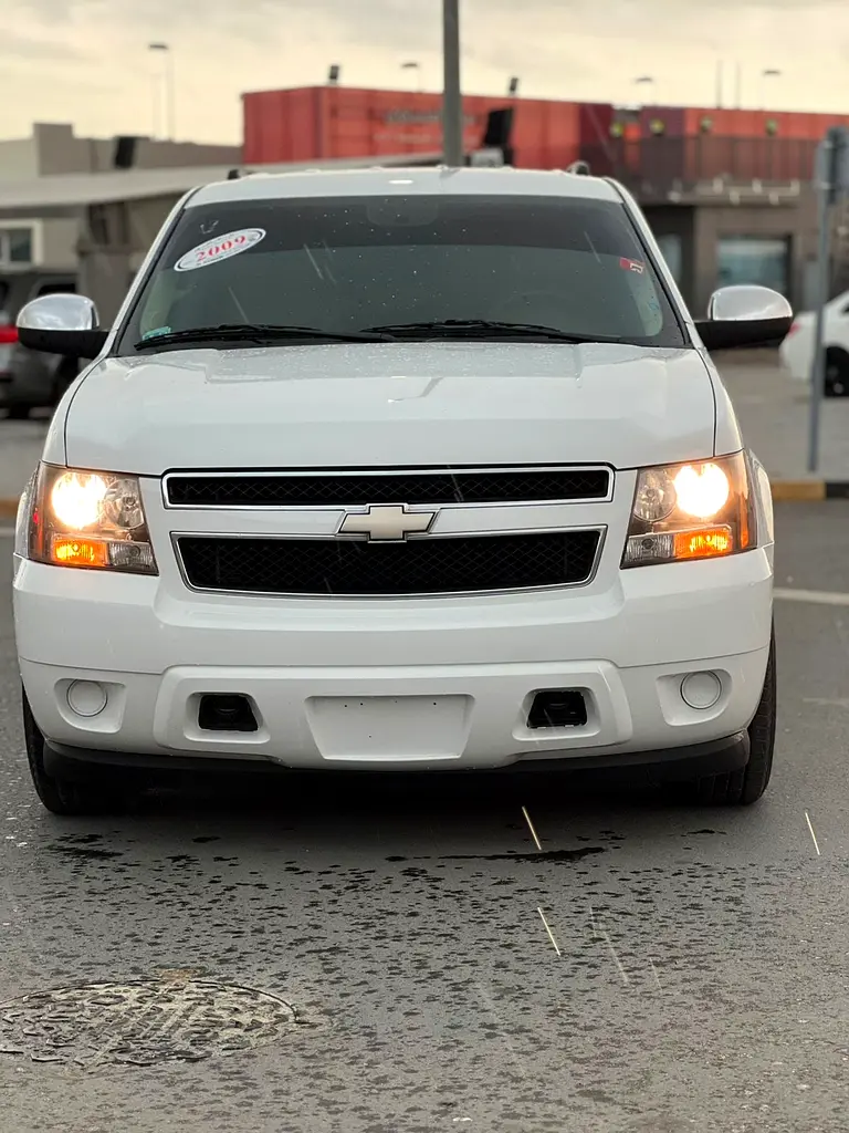 Chevrolet Tahoe 2009 — photo 1 of 20