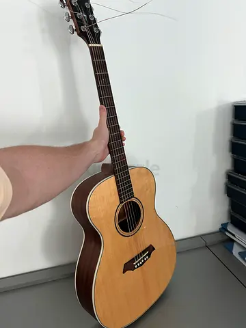 Parkwood Acoustic Premium Guitar