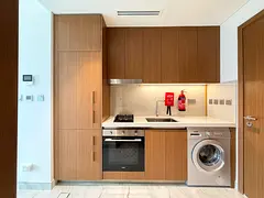 ALL NEW SPACIOUS STUDIO APARTMENT WITH FITTED KITCHEN // PREMIUM