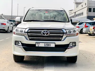 Toyota Land Cruiser GXR 2017 - GCC Specs - Well Maintained