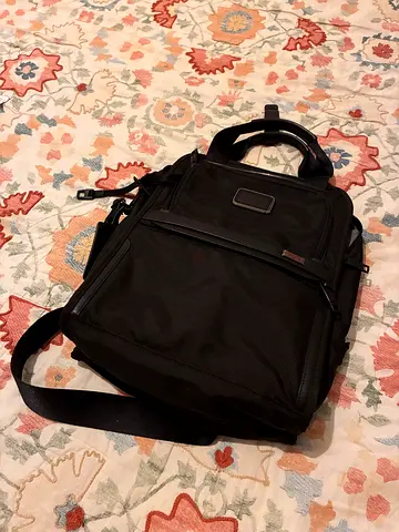 Tumi Boarding Bag Alpha series