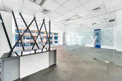 Vacant | Corner Office | 5 Parking Spaces