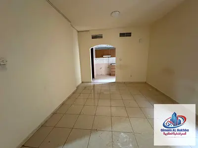 أجمل وأكبر مساحة استوديو في المجرة، مع بلكونة بإطلالة مفتوحة، ومطبخ منفصل بتصميم حديث، وتكييف وغاز مركزي .