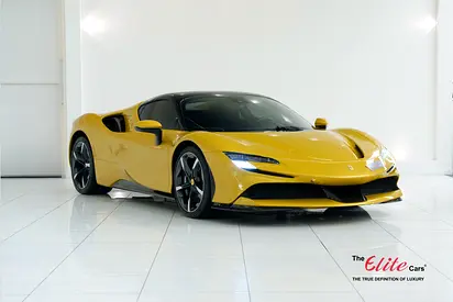 2023 FERRARI SF90 SPIDER / CARBON FIBER INTERIOR / PRISTINE CONDITION