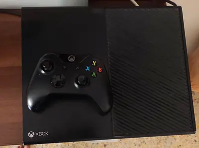 Xbox One console with controller - working with Tom Clancys Rainbow Six Siege game